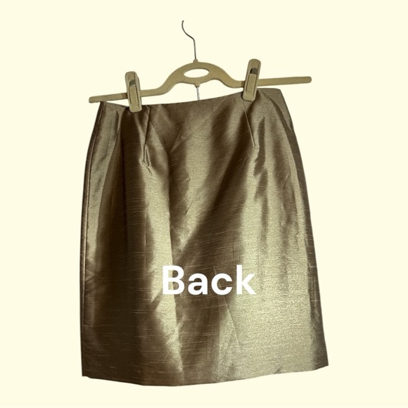 Donna Gray Wrap Skirt Matte Gold Satin-Textured Fringe Edge Size 4 - Picture 4 of 8